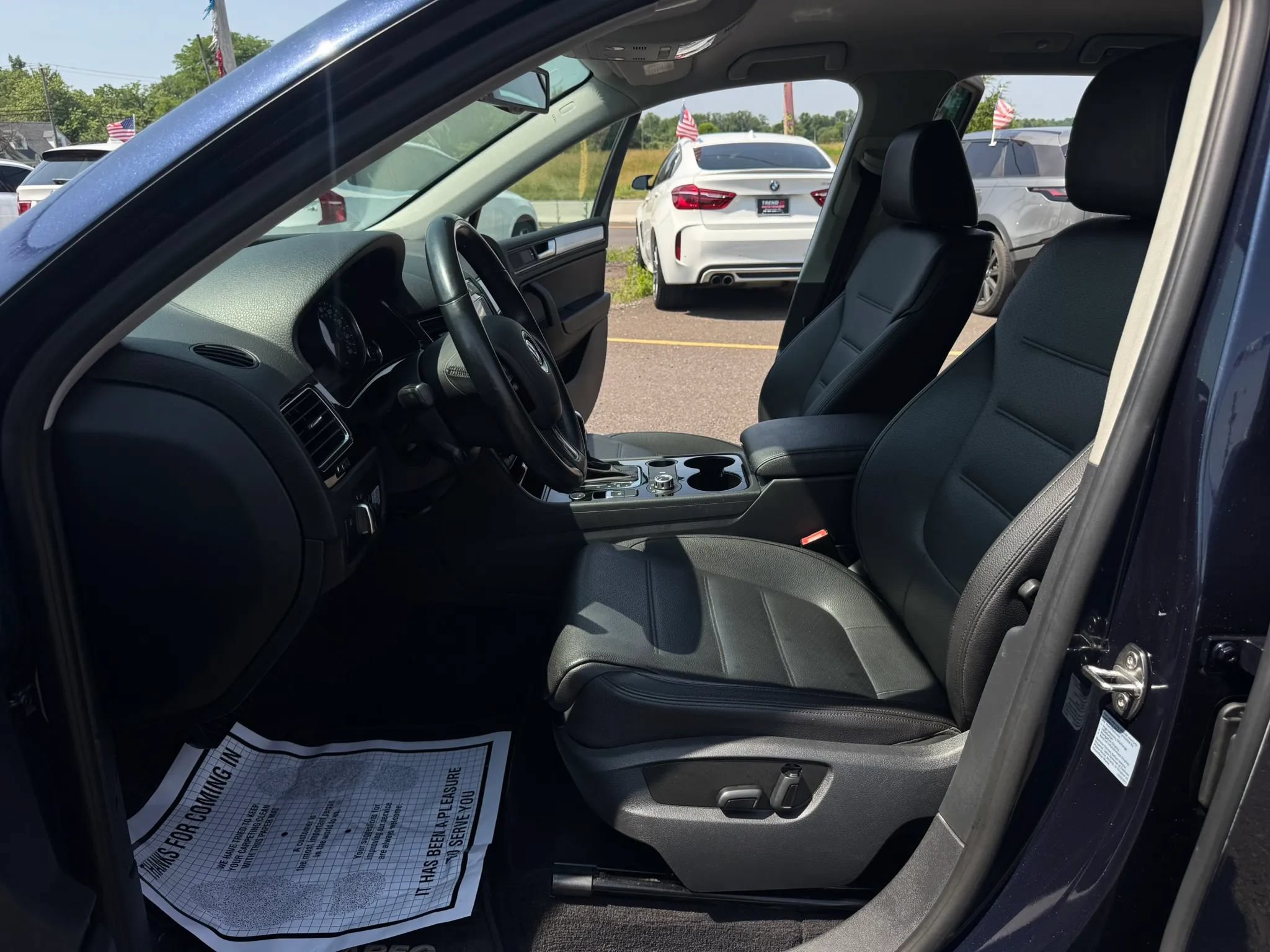 Used 2014 Volkswagen Touareg Sport AWD/4WD image 18