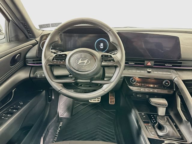 Used 2025 Hyundai Elantra SEL FWD image 26