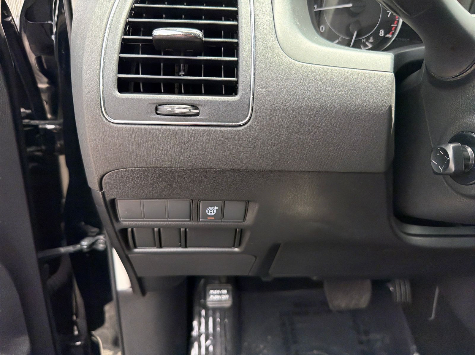 Certified 2024 Nissan Armada SV AWD/4WD image 13