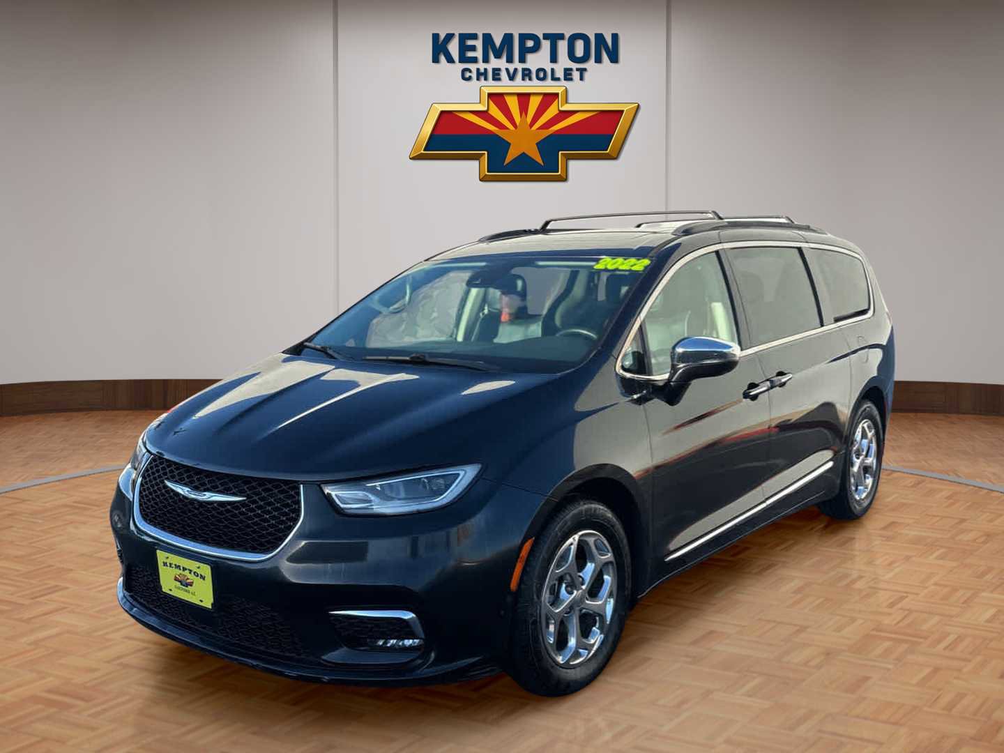 Used 2022 Chrysler Pacifica Limited FWD image 2