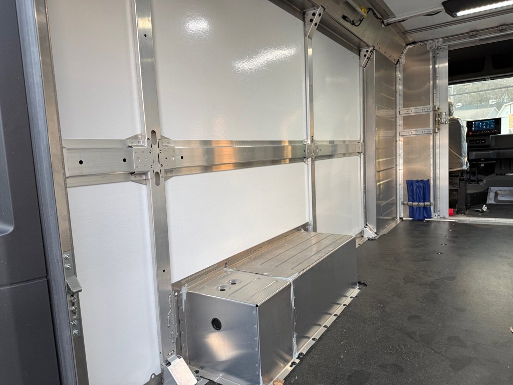 Used 2024 Chevrolet Brightdrop 600 w/ Battery Pack, Max Range image 19