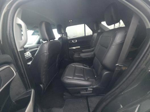 Used 2023 Ford Explorer XLT w/ Equipment Group 202A image 6