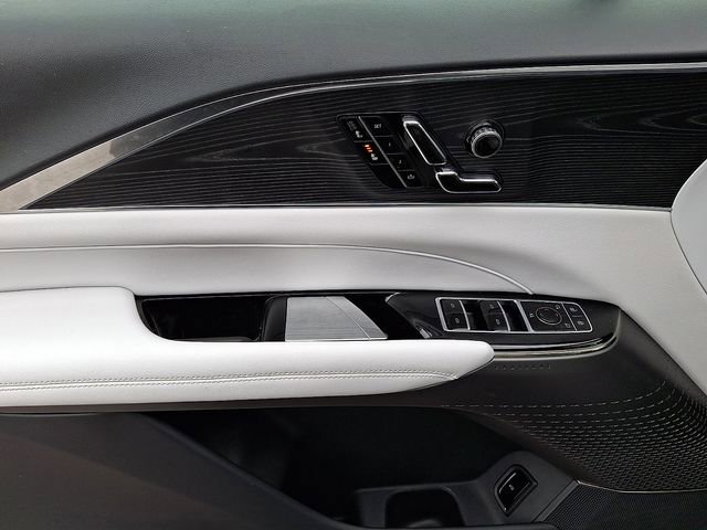 Certified 2024 Cadillac Lyriq Luxury image 14