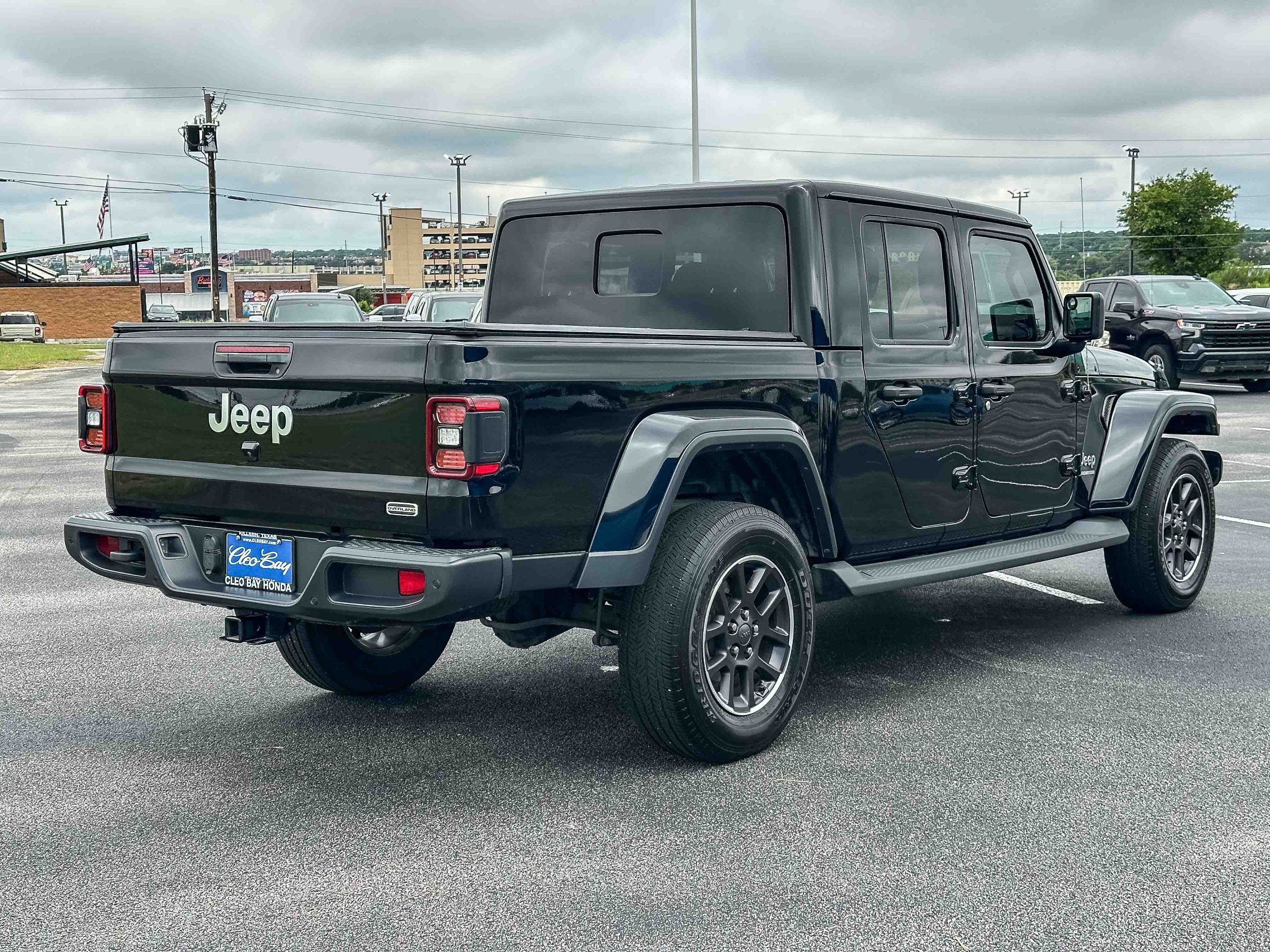 Used 2020 Jeep Gladiator Overland AWD/4WD image 6