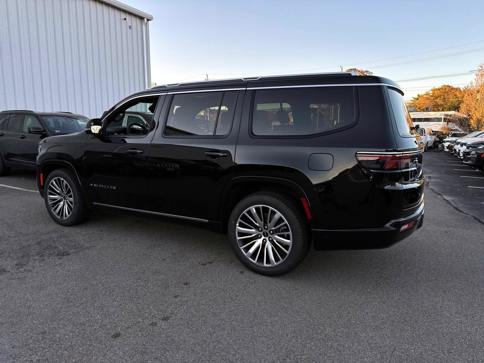 New 2025 Jeep Wagoneer Series II image 3