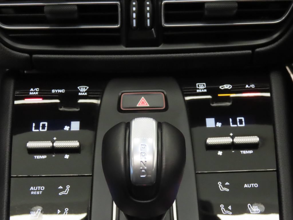 Certified 2026 Porsche Macan AWD/4WD image 26