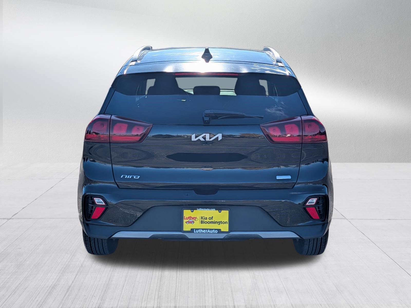 Certified 2022 Kia Niro LXS w/ Digital Cluster Package FWD image 6