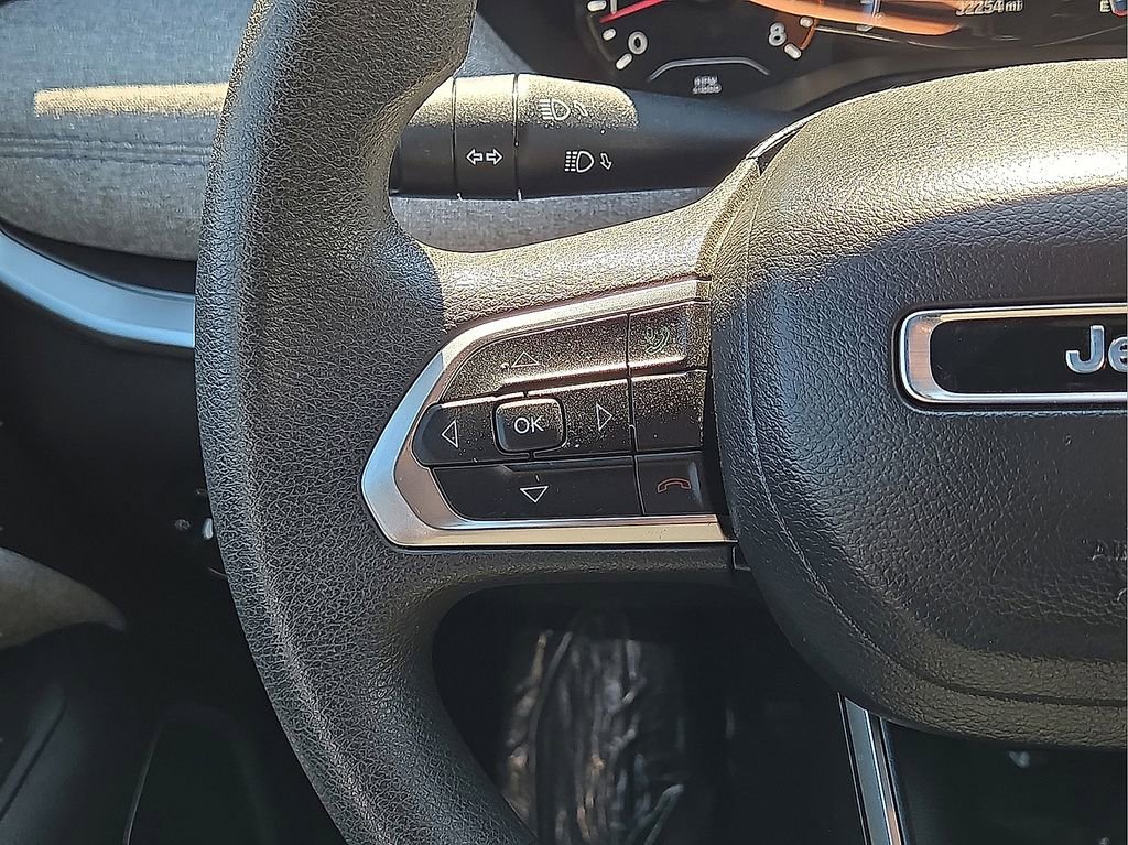 Used 2024 Jeep Compass Sport image 19