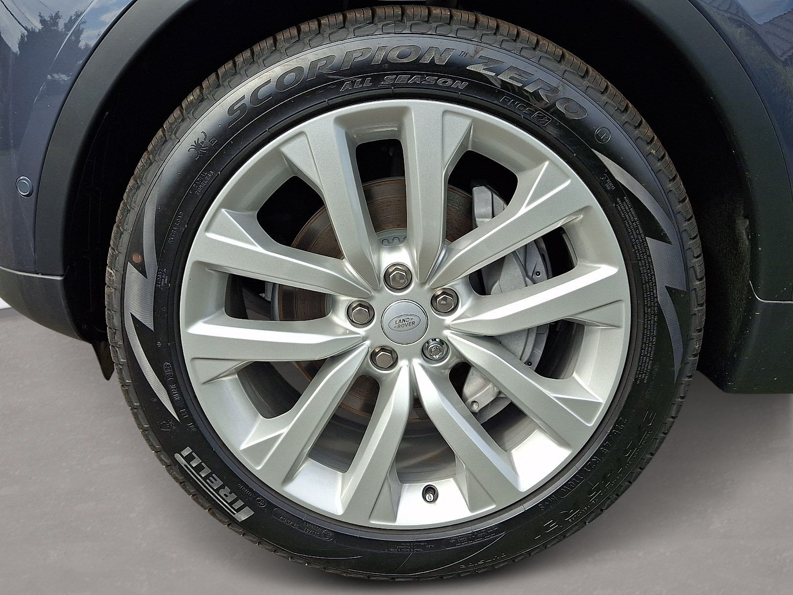 New 2026 Land Rover Discovery S AWD/4WD image 5
