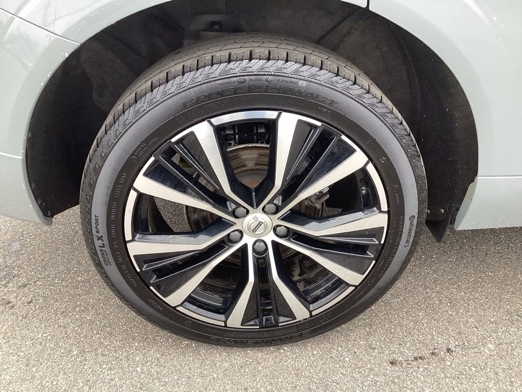 Used 2024 Volvo XC60 B5 Plus image 7
