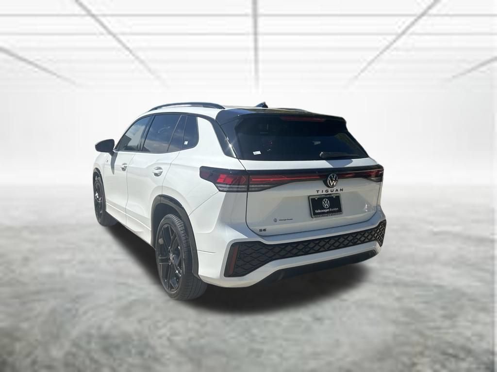 New 2026 Volkswagen Tiguan SE R-Line FWD image 3