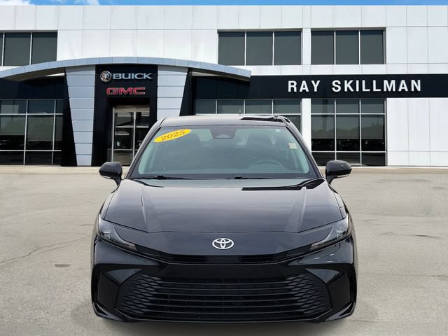Used 2025 Toyota Camry LE FWD image 2