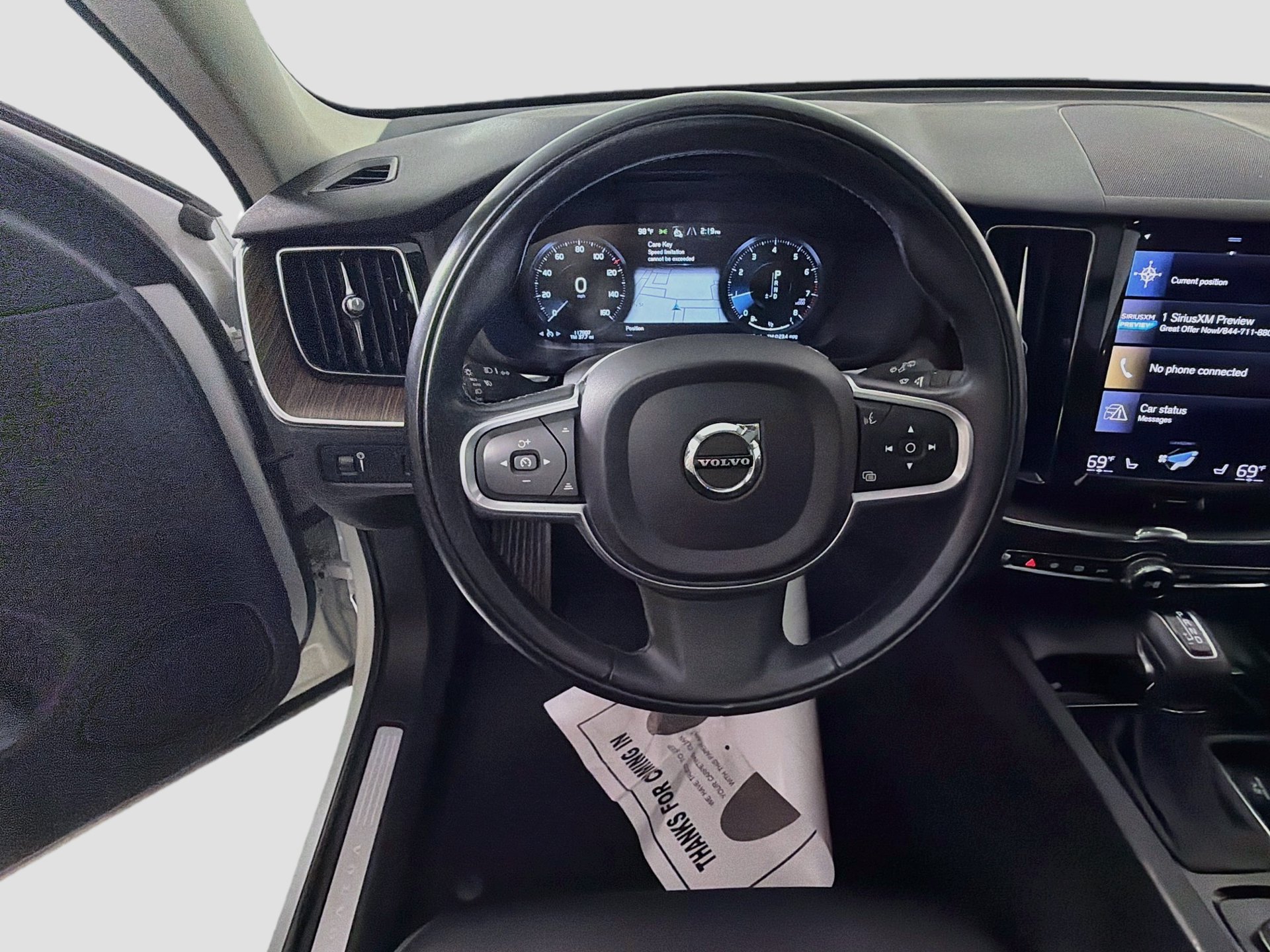 Used 2021 Volvo XC60 T5 Momentum w/ Premium Package FWD image 11