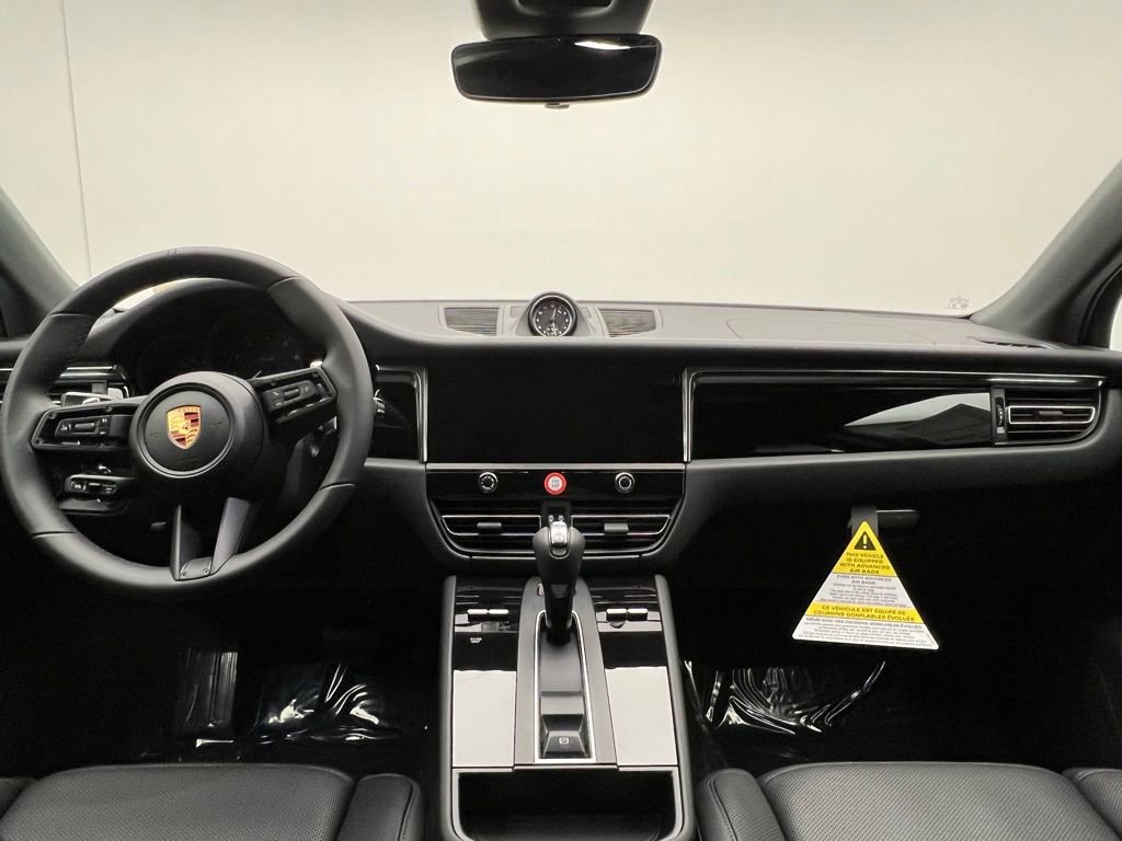 Used 2026 Porsche Macan AWD/4WD image 6