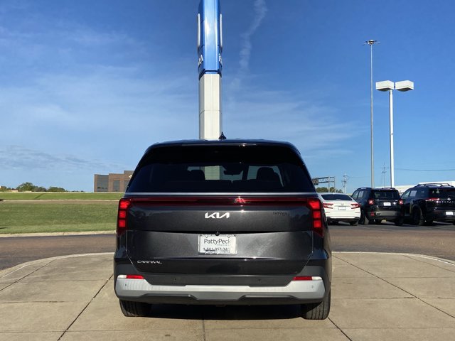 Used 2025 Kia Carnival FWD image 10