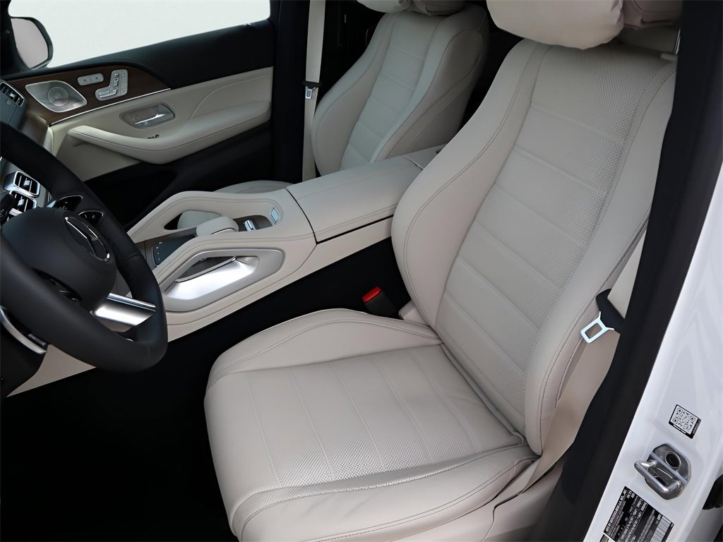 New 2026 Mercedes-Benz GLS 450 4MATIC image 32