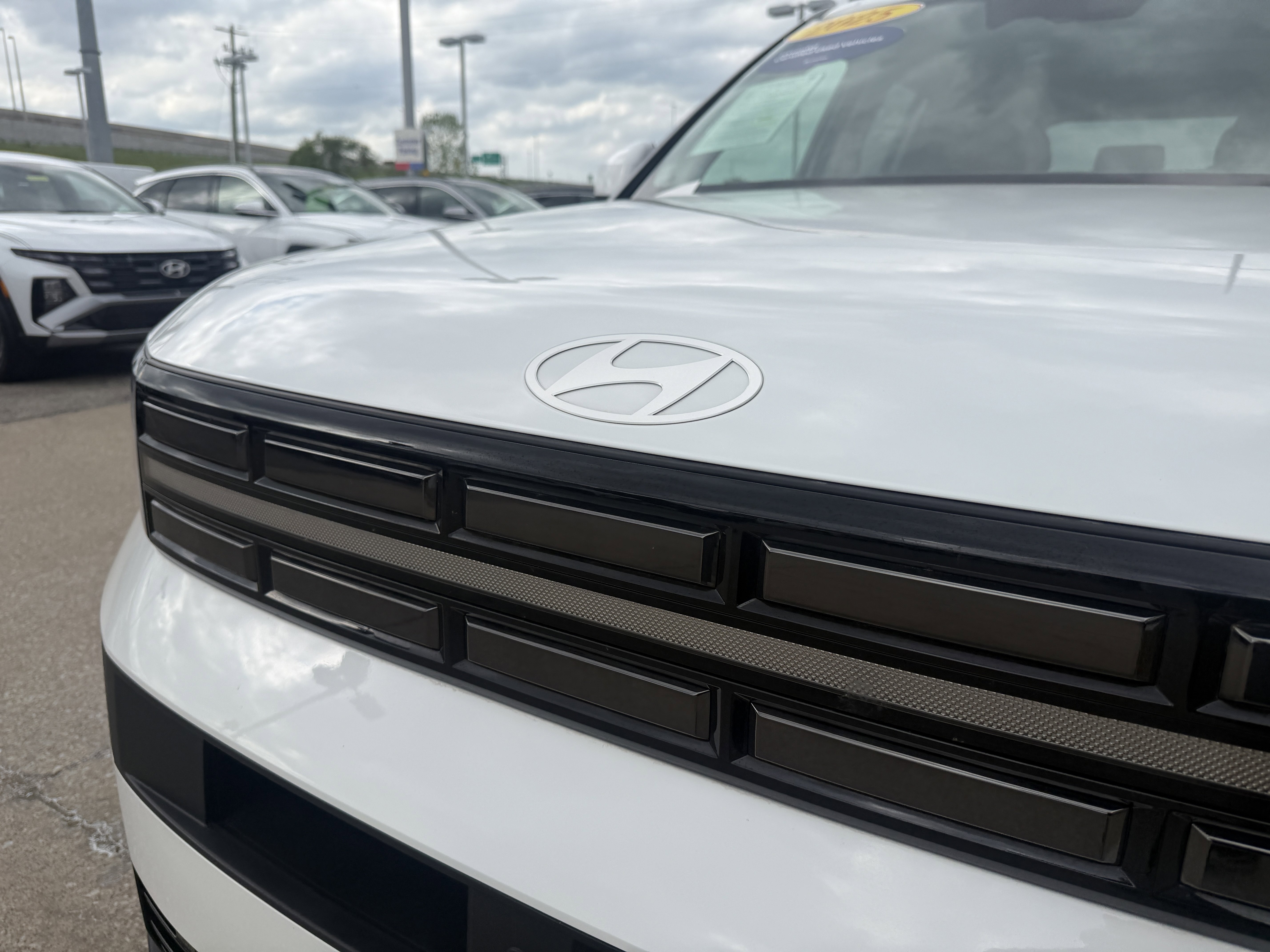Used 2025 Hyundai Santa Fe Limited AWD/4WD image 20