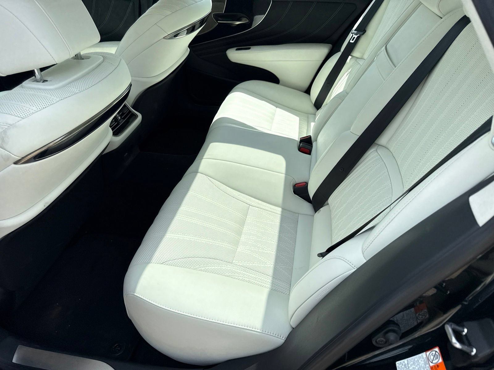 Used 2022 Lexus LS 500 w/ Interior Upgrade Package RWD image 11