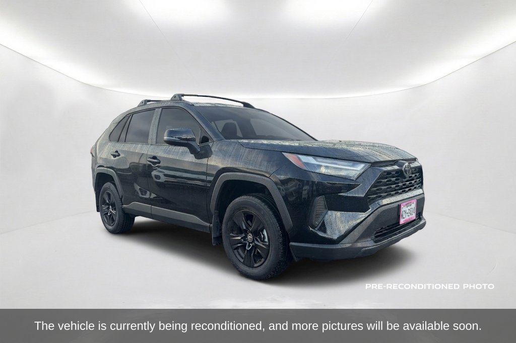 Used 2025 Toyota RAV4 XLE w/ Convenience Package FWD image 3