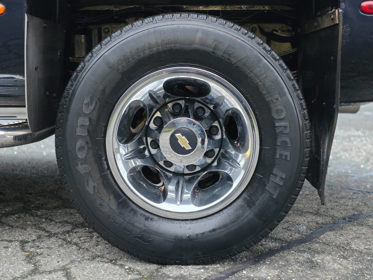 Used 2011 Chevrolet Silverado 3500 LTZ image 47