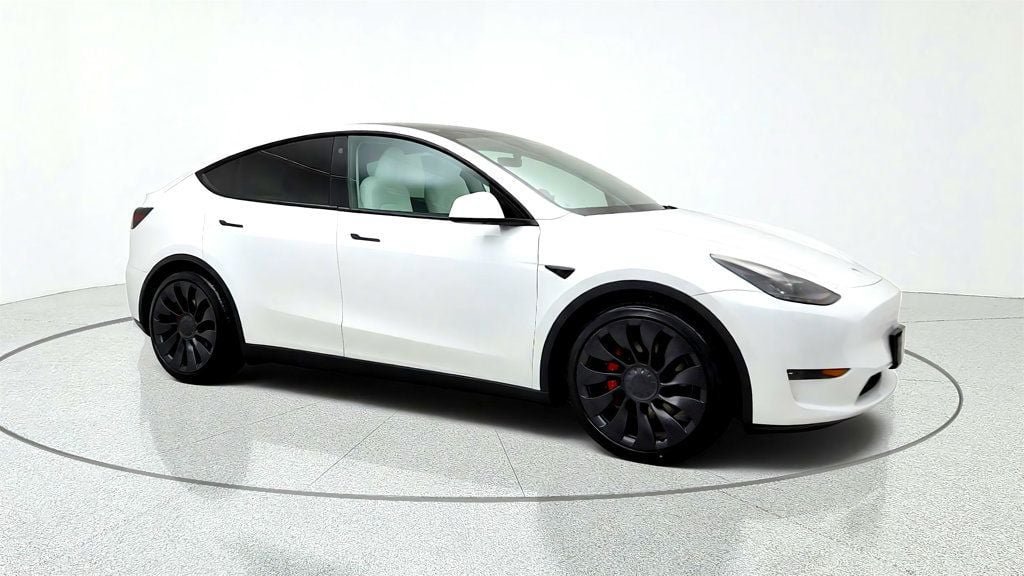 Used 2022 Tesla Model Y Performance AWD/4WD image 3