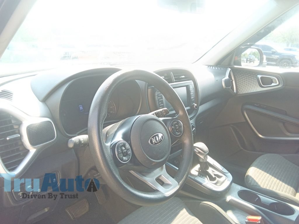 Used 2020 Kia Soul S FWD image 25