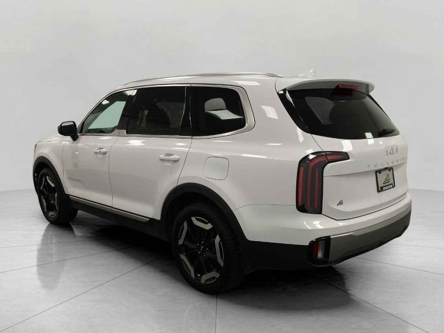 Used 2025 Kia Telluride EX w/ EX Captain's Chair Package AWD/4WD image 8