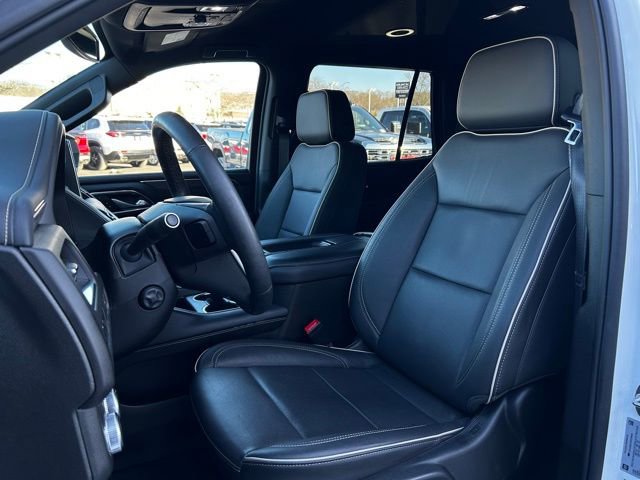 Used 2024 GMC Yukon SLT w/ SLT Luxury Package image 15