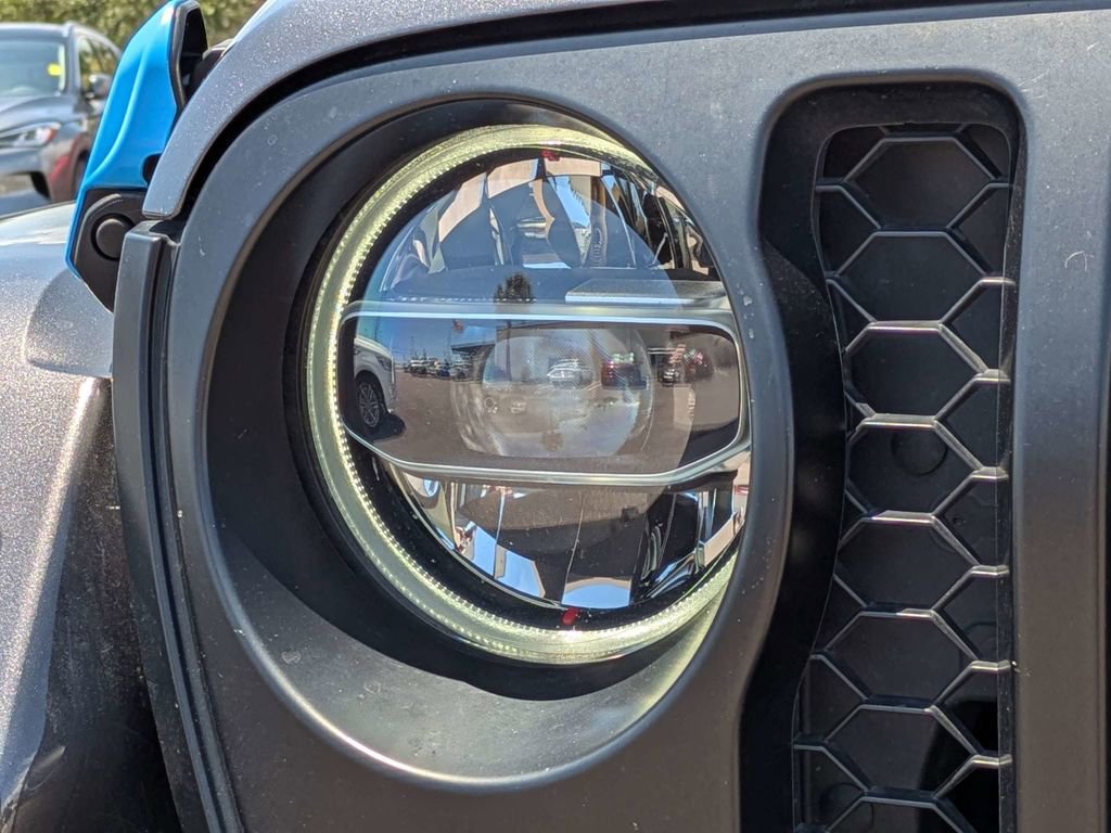 Used 2021 Jeep Wrangler Unlimited Sahara w/ Cold Weather Group image 10