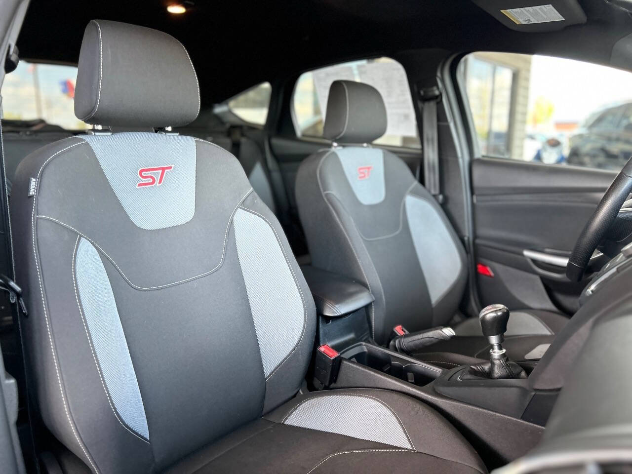 Used 2017 Ford Focus ST FWD image 59