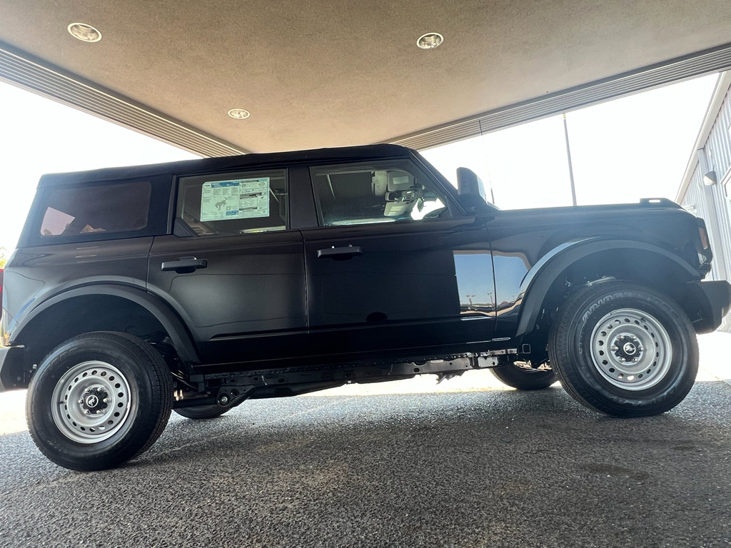 New 2025 Ford Bronco 4-Door image 8