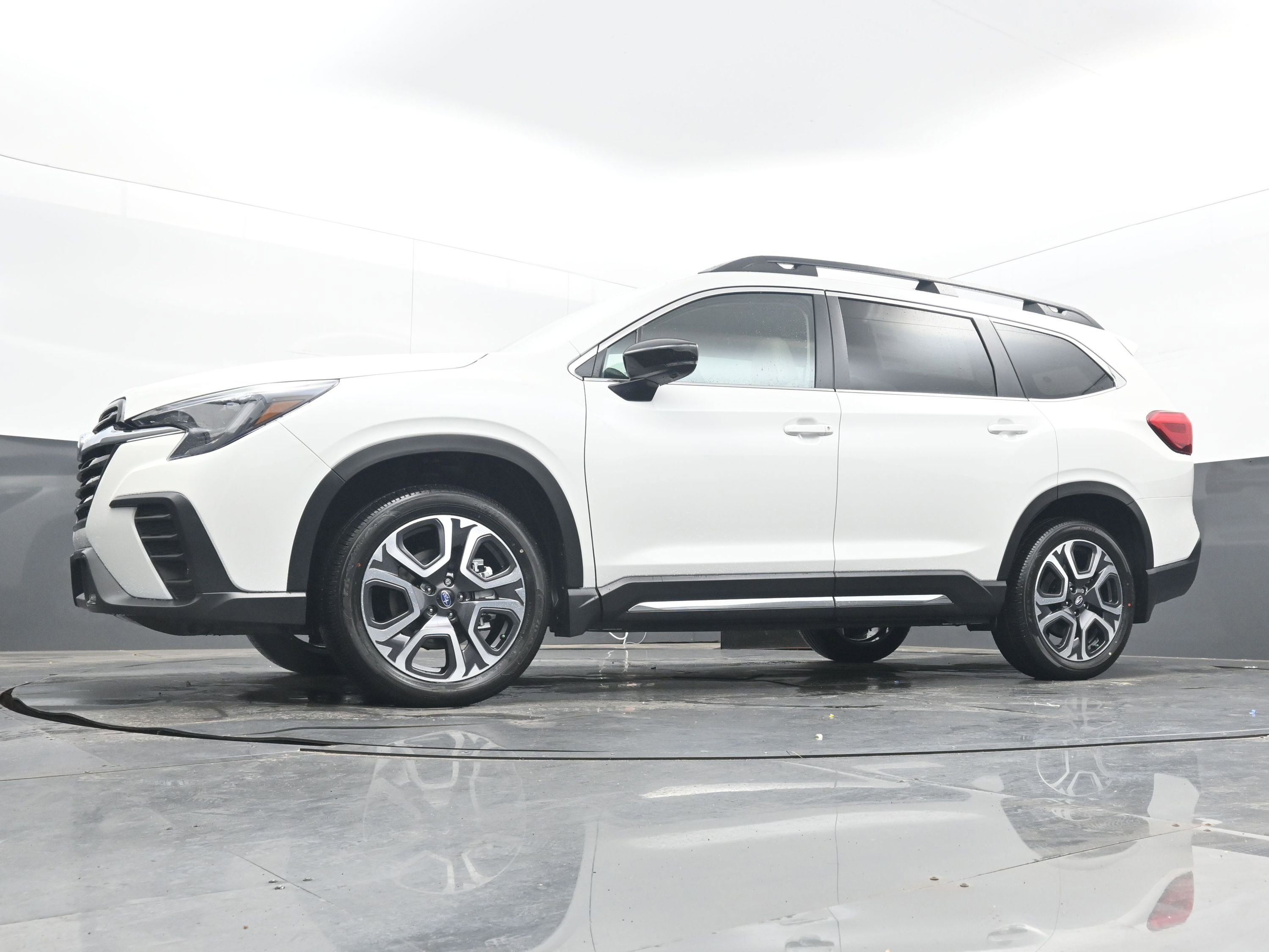 New 2025 Subaru Ascent Limited image 27
