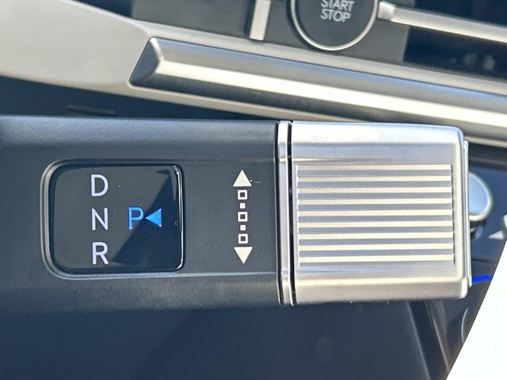 Certified 2025 Hyundai Santa Fe SEL image 31