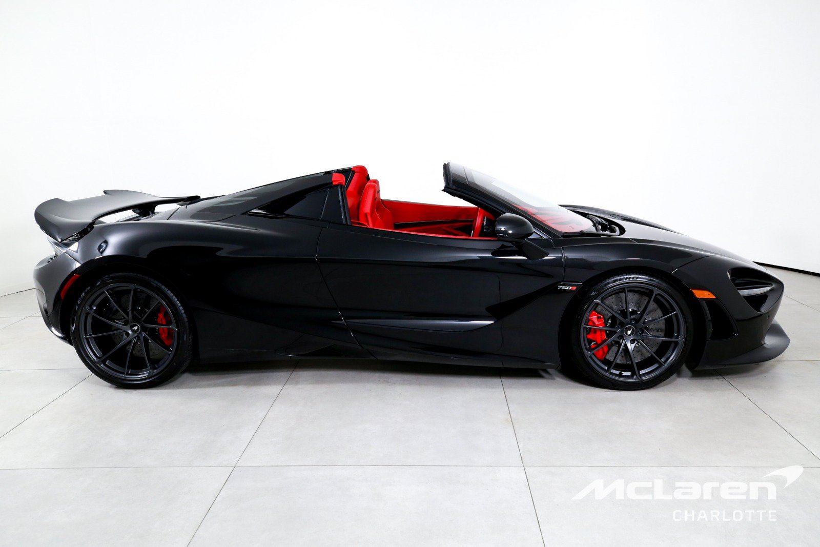 Used 2026 McLaren 750S Spider RWD image 11