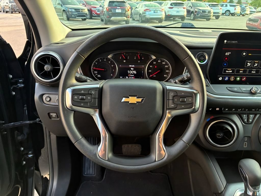 Used 2025 Chevrolet Blazer LT AWD/4WD image 23