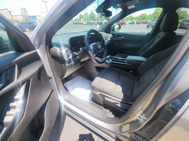 Used 2025 Chevrolet Equinox LT AWD/4WD image 17