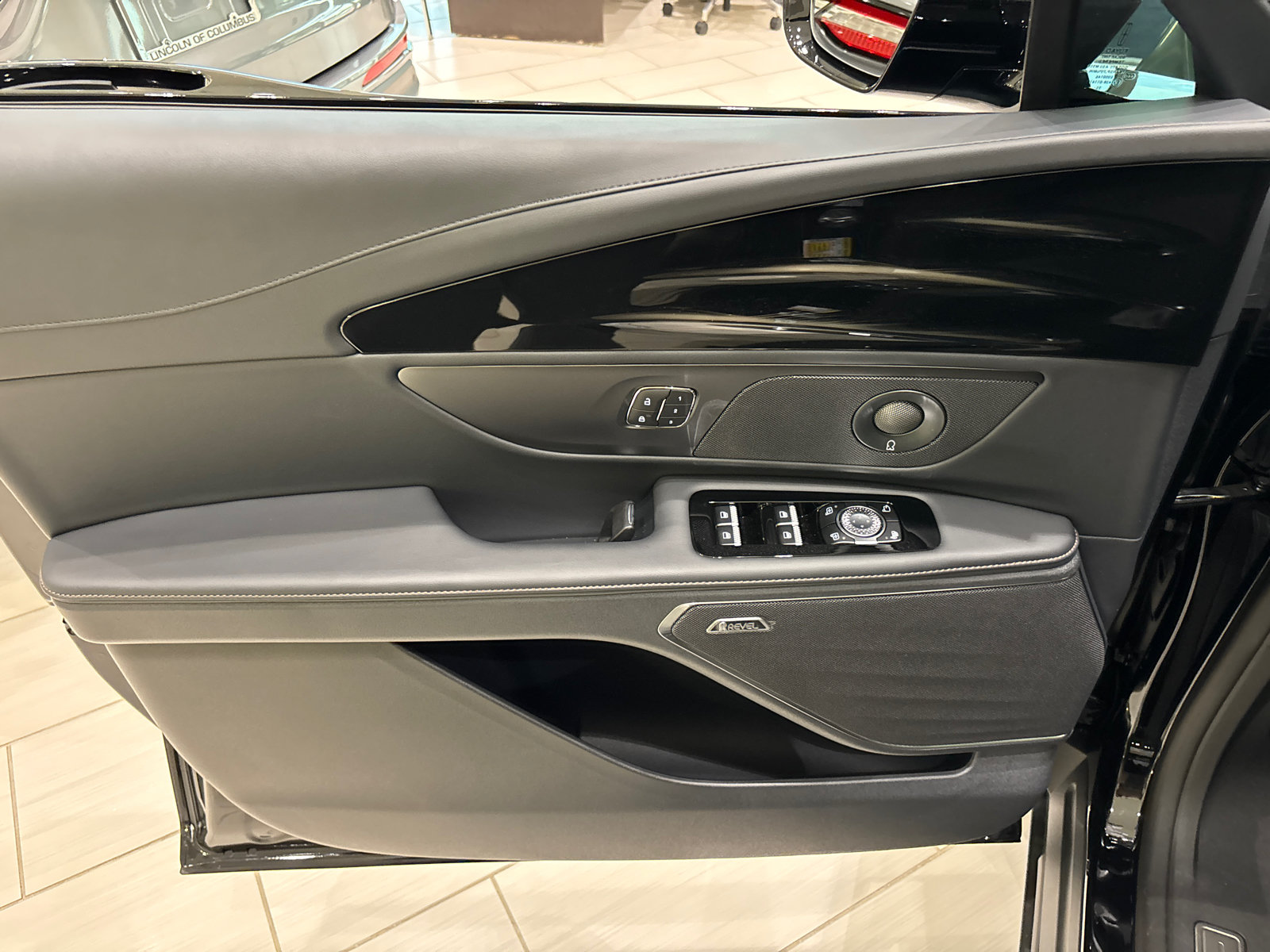 New 2026 Lincoln Nautilus Reserve w/ Jet Appearance Package AWD/4WD image 13