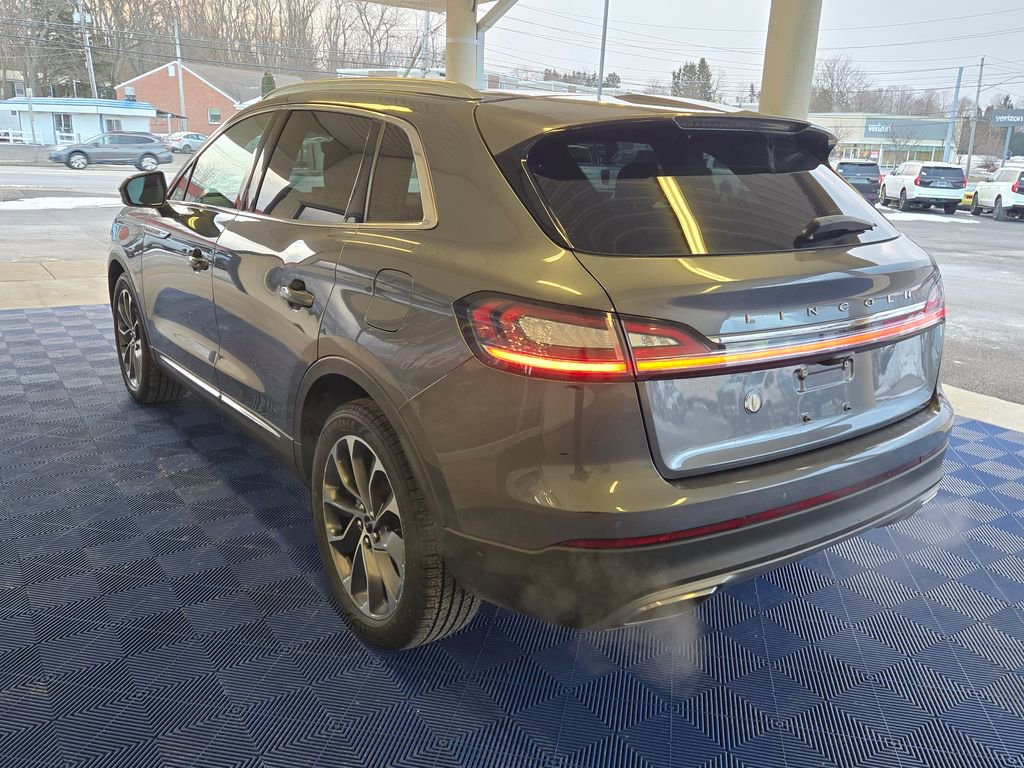 Used 2022 Lincoln Nautilus Reserve w/ Equipment Group 201A image 5