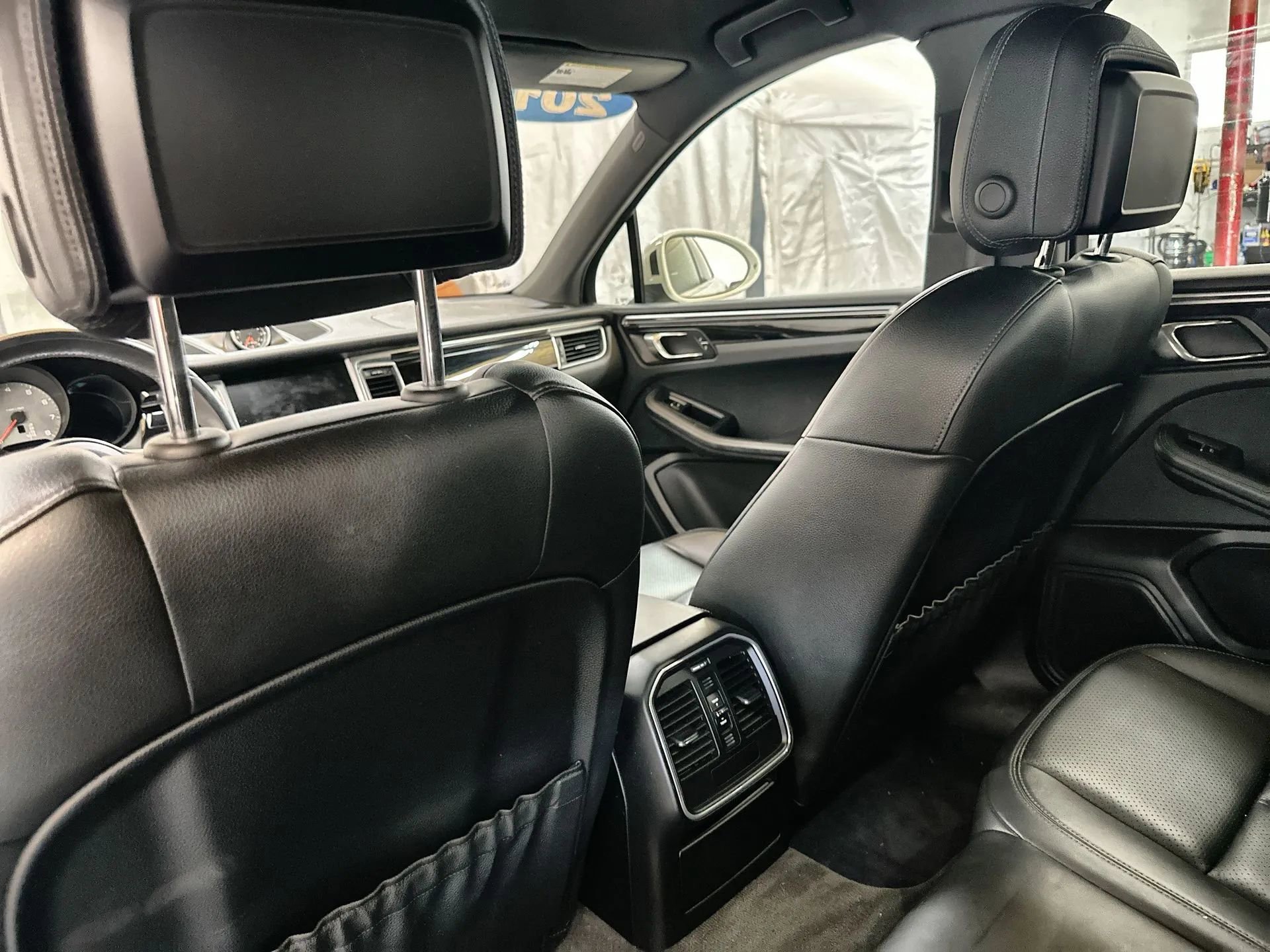 Used 2017 Porsche Macan S image 26