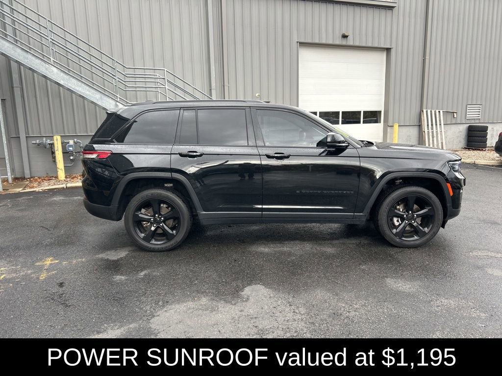 Used 2022 Jeep Grand Cherokee Altitude image 2