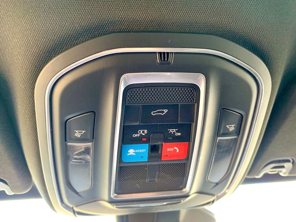 Used 2022 Jeep Wagoneer Series II AWD/4WD image 43