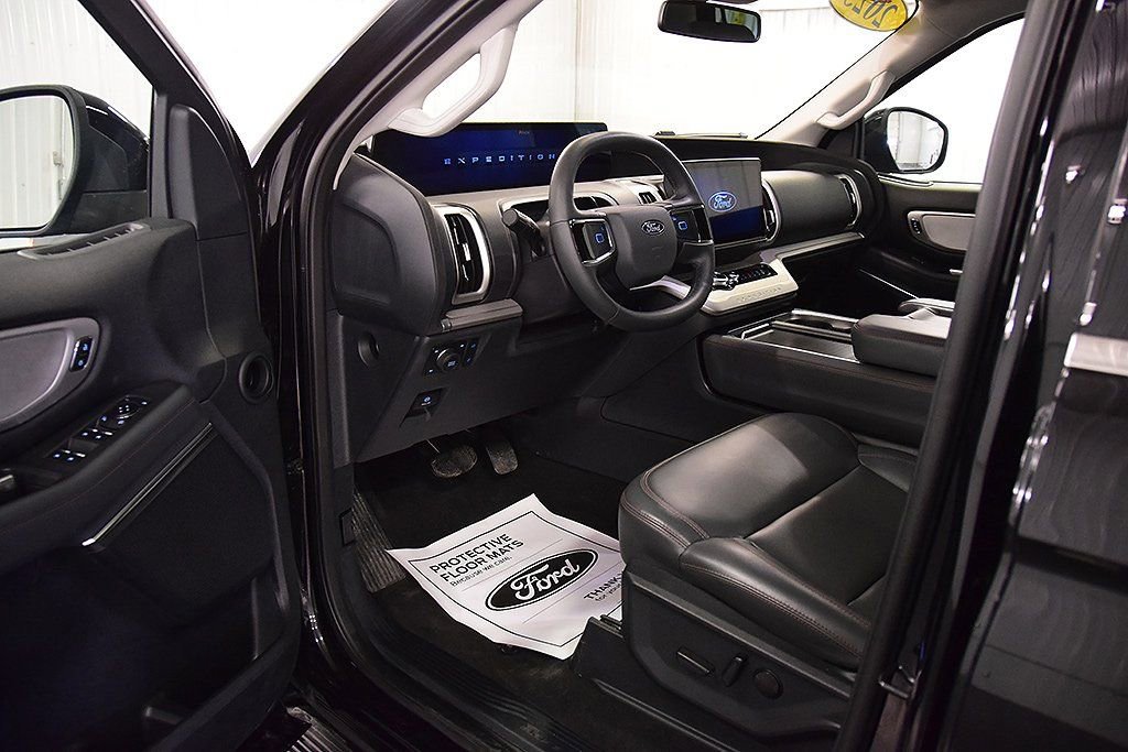 Used 2025 Ford Expedition Max Active image 16
