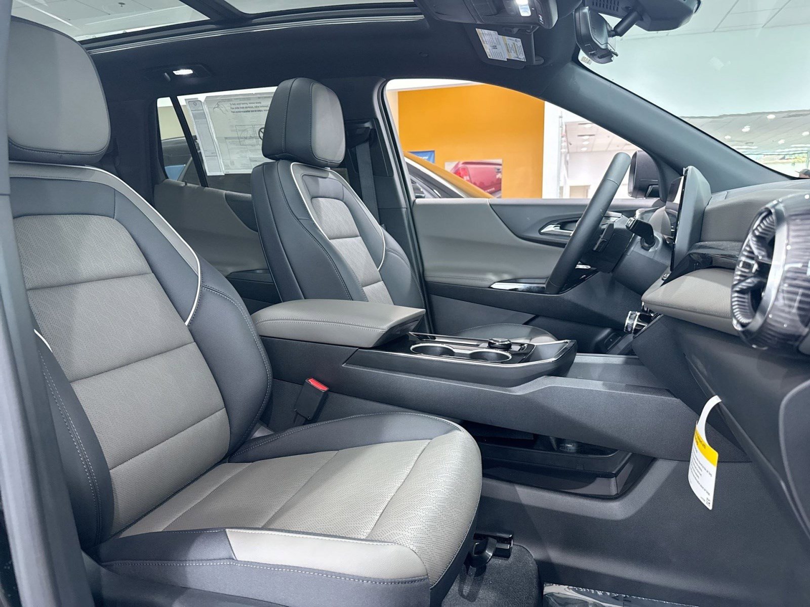New 2026 Chevrolet Equinox LT w/ Convenience Package II FWD image 21