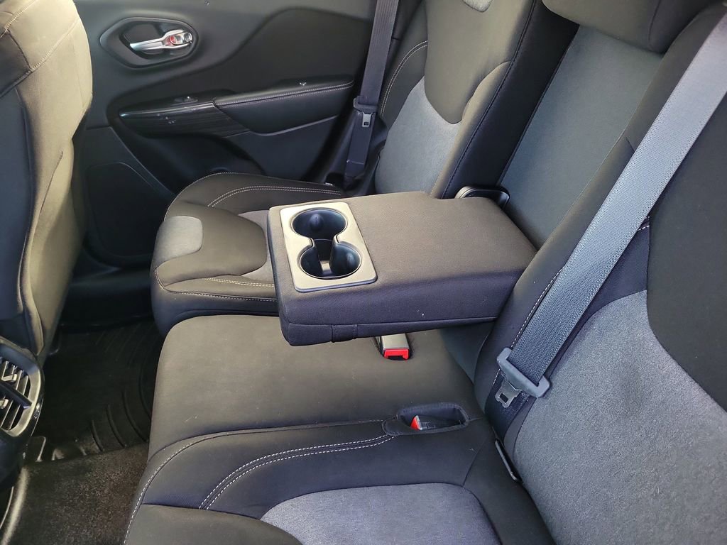 Used 2014 Jeep Cherokee Latitude image 10