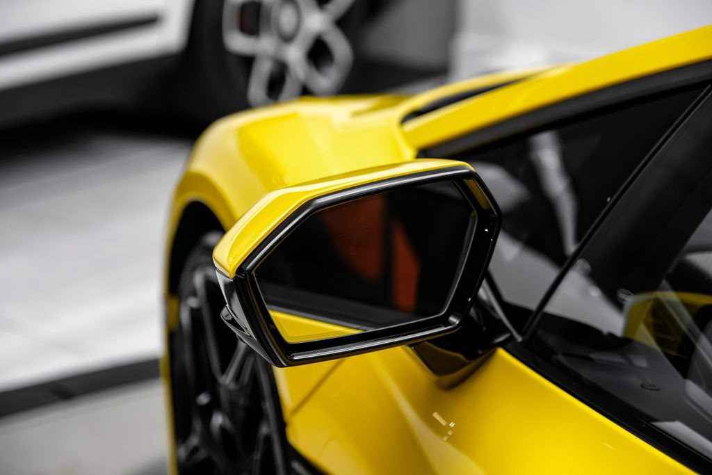 Used 2025 Lamborghini Revuelto AWD/4WD image 44