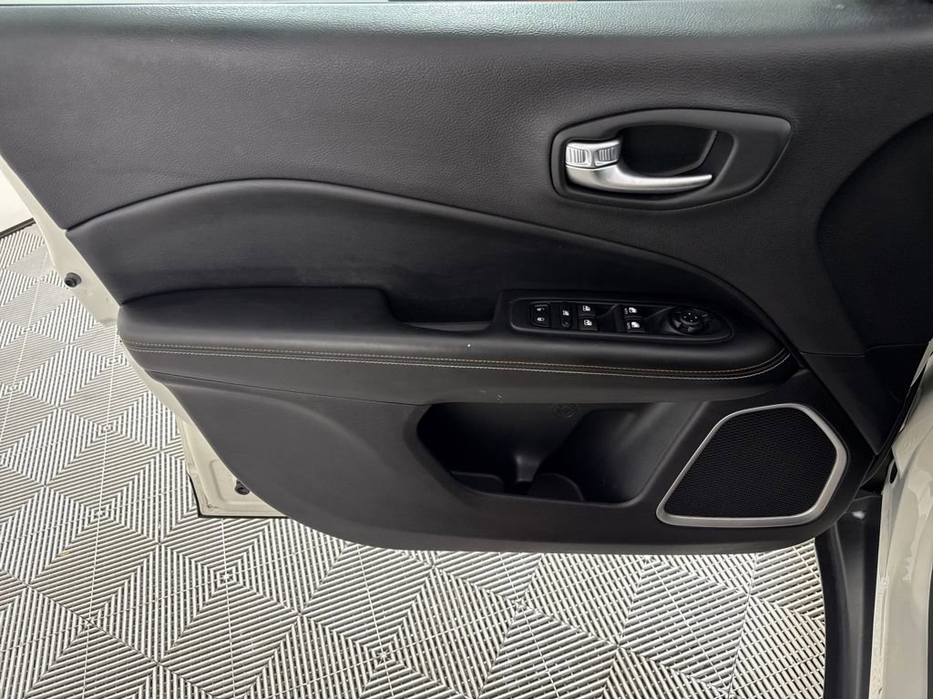 Used 2018 Jeep Compass Sport w/ Tech Group image 10