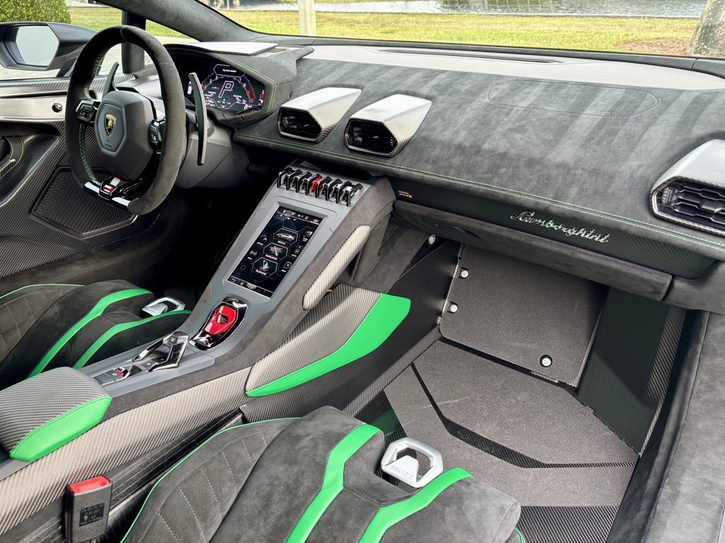 Used 2022 Lamborghini Huracan STO image 20