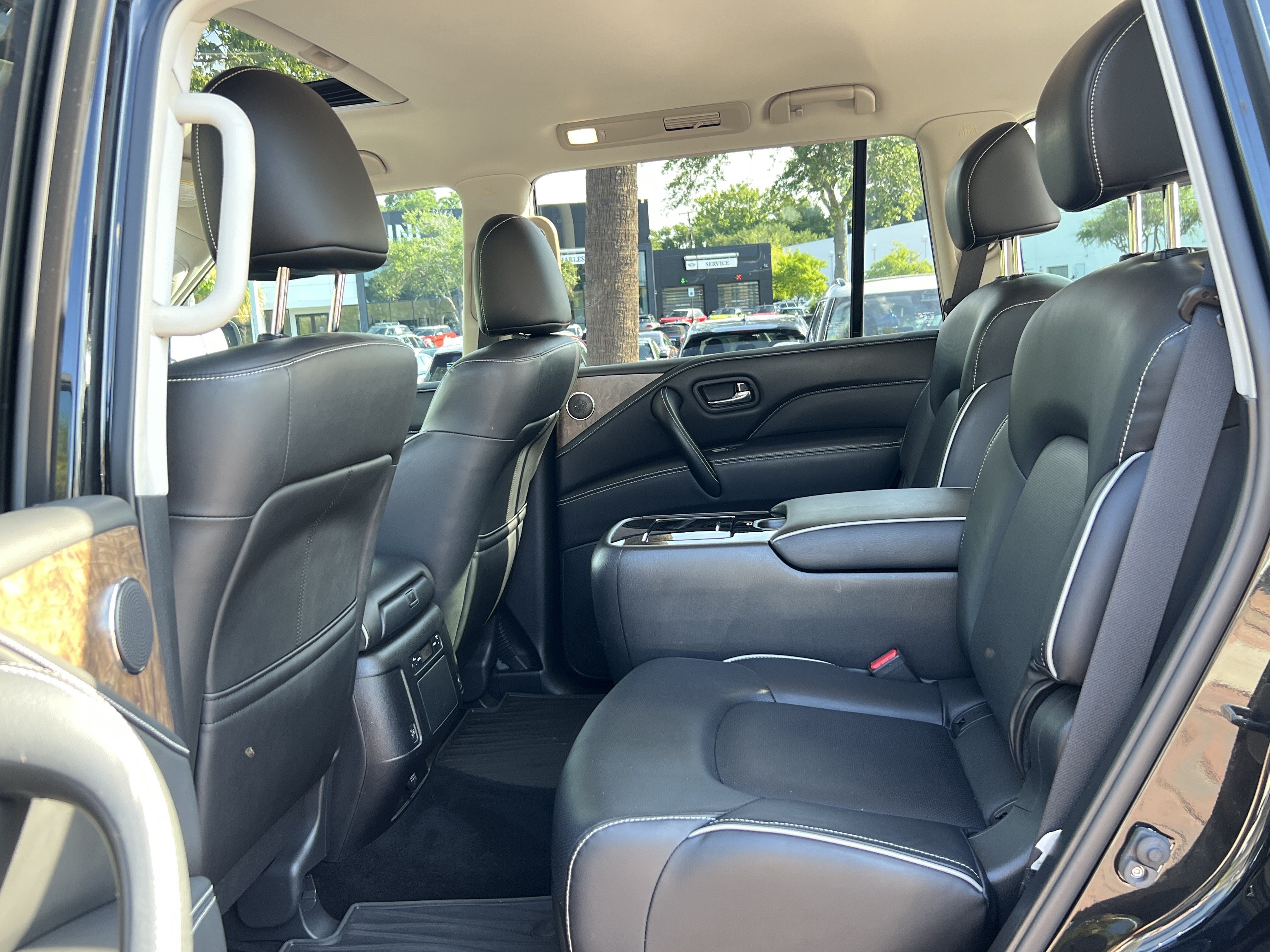 Used 2023 INFINITI QX80 Premium Select w/ All-Season Package RWD image 31