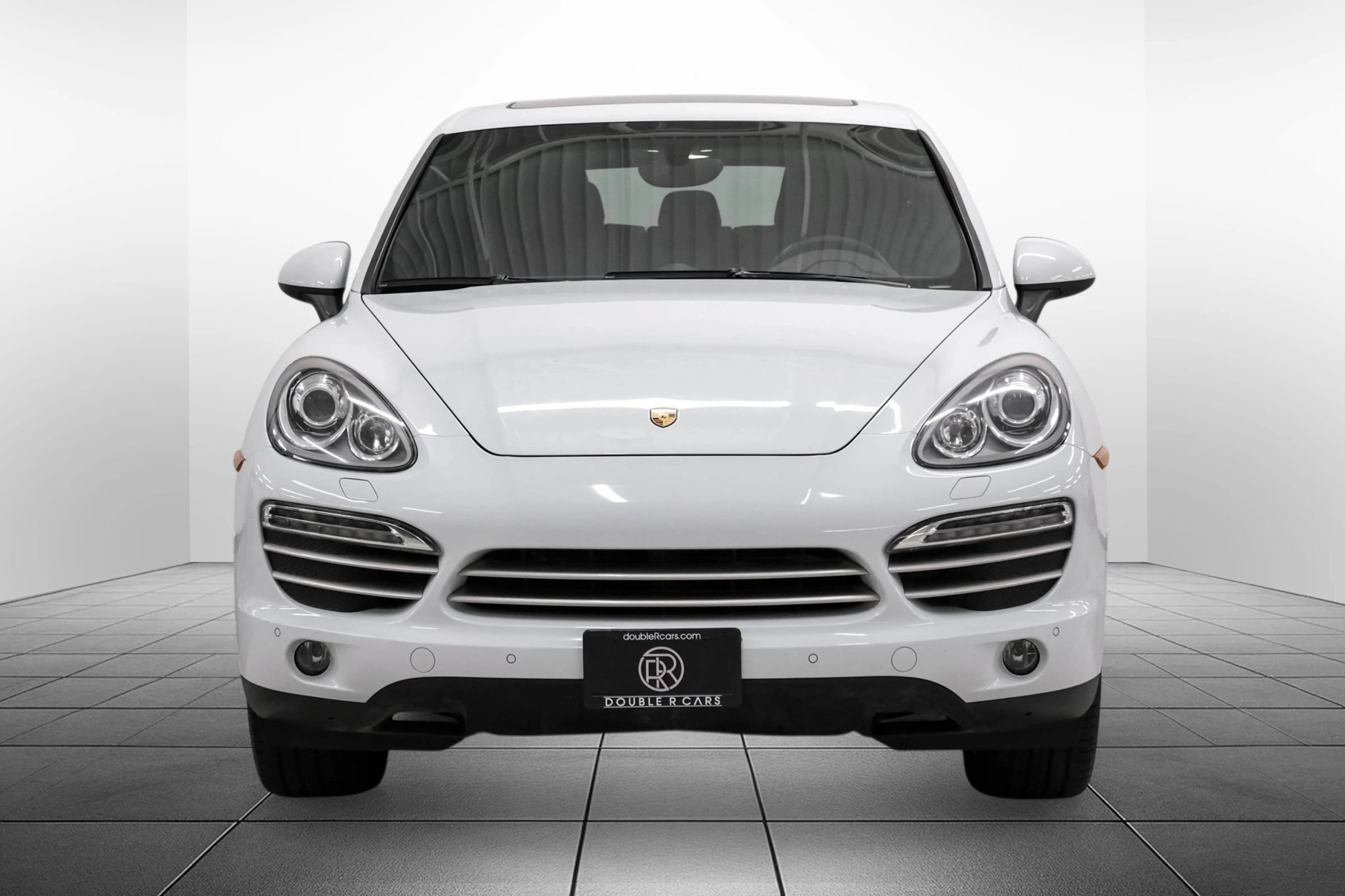 Used 2014 Porsche Cayenne Platinum Edition AWD/4WD image 6