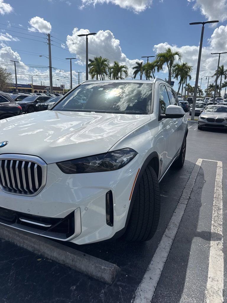 Used 2024 BMW X5 sDrive40i w/ Parking Assistance Package image 10